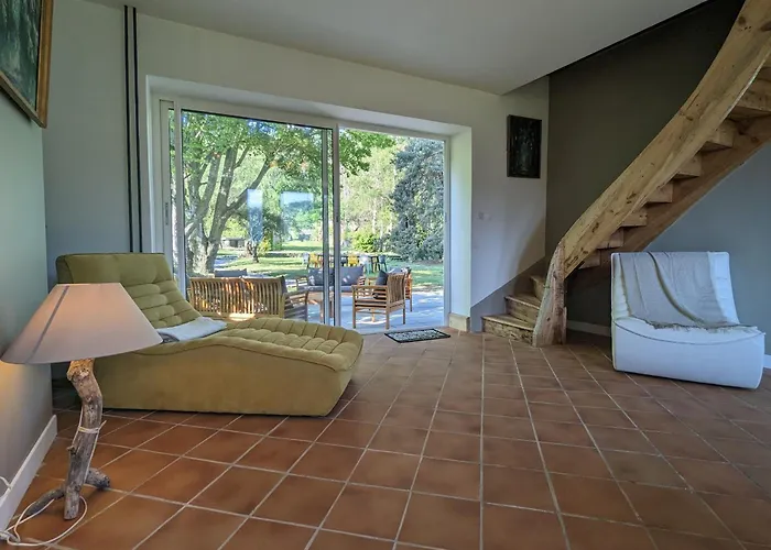 Maison Rénovée Avec Piscine, Parc Arboré Et Proche De La Gare à Chamalières-sur-loire - Fr-1-582-469